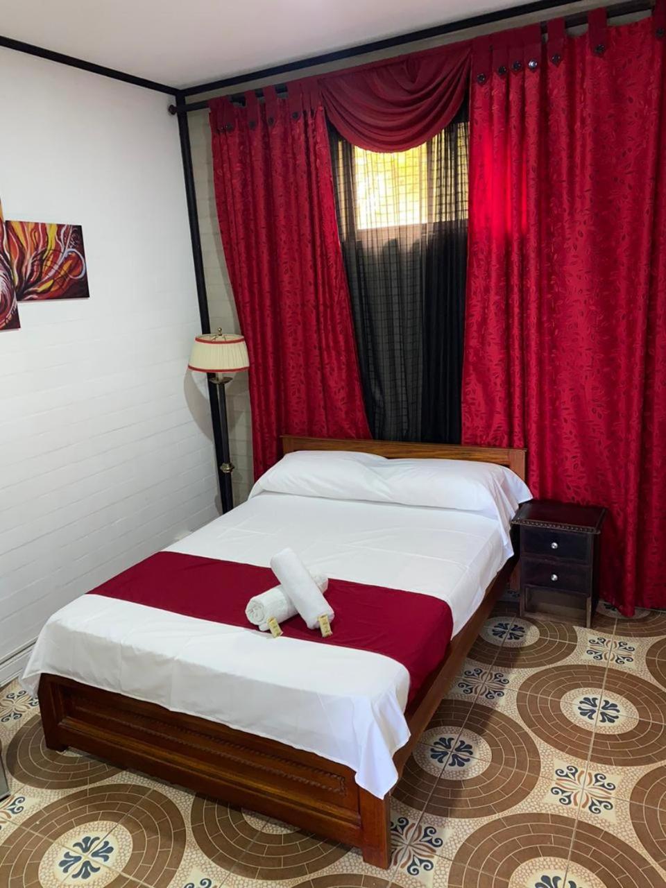 Hollywood Paradise Hotel Rionegro Exteriér fotografie